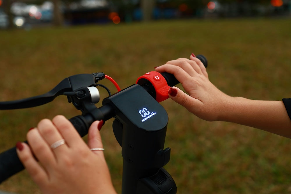 E-Scooter Displayschutz: Kleiner Aufwand, großer Schutz fürs Display